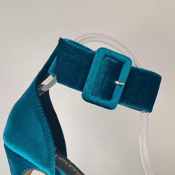 Golden - Picture 4 of 6